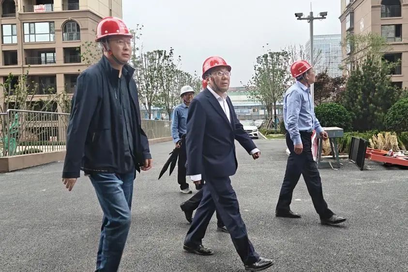 公司黨委書記、董事長李明華一行到煙臺項目、濰坊項目檢查指導工作.jpg